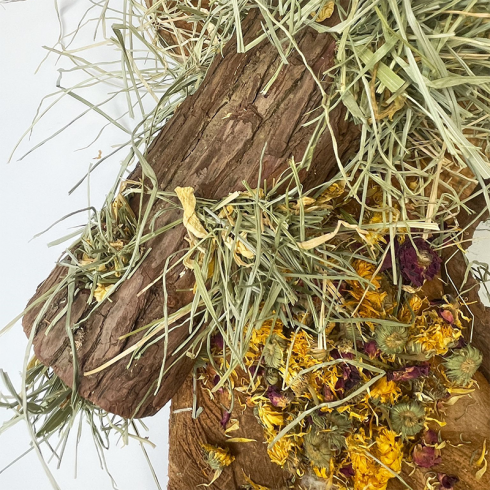 TRONCO RECHEADO COM FENO